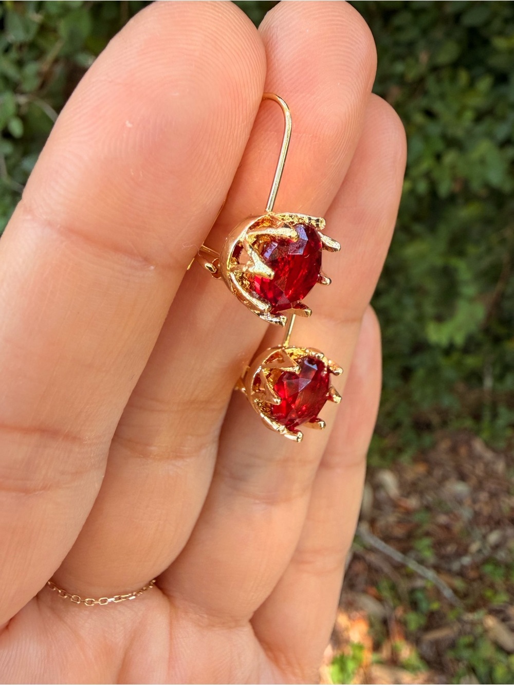 Retro Flower Red Earrings - Picture 3 of 6